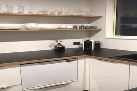 Photo of property in 17 Palliser Road, Roseneath, Wellington, 6011