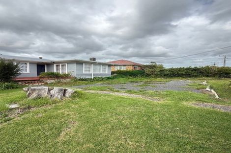 Photo of property in 52 Seymour Road, Sunnyvale, Auckland, 0612