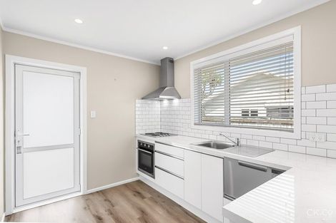 Photo of property in 1/12 Poplar Grove, Ebdentown, Upper Hutt, 5018