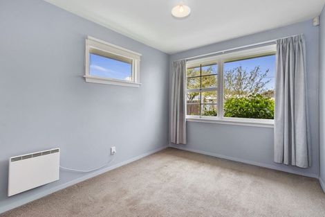 Photo of property in 85 Farquhars Road, Redwood, Christchurch, 8051