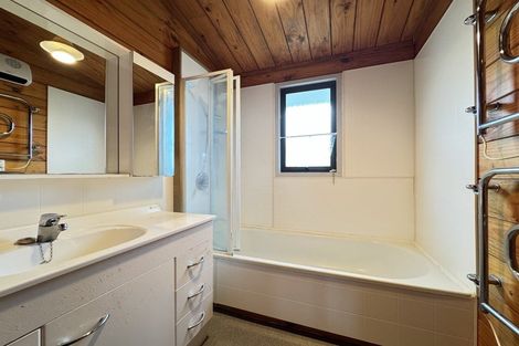 Photo of property in 166 Mitchell Street, Brooklyn, Wellington, 6021