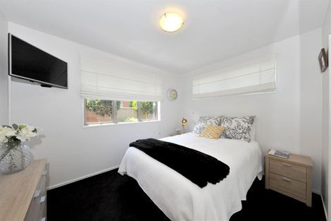 Photo of property in 2/36 Tuckers Road, Redwood, Christchurch, 8051