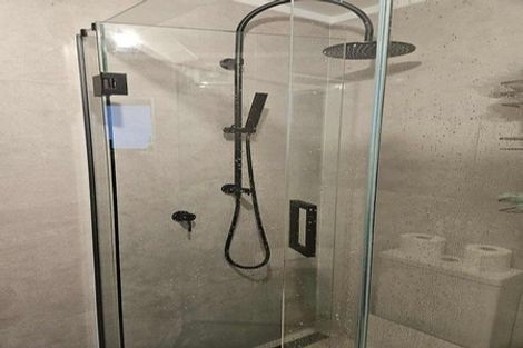 Photo of property in 2/99 Konini Road, Titirangi, Auckland, 0604