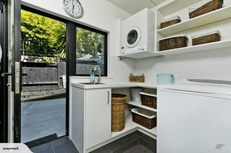 Photo of property in 1 View Road, Campbells Bay, Auckland, 0630