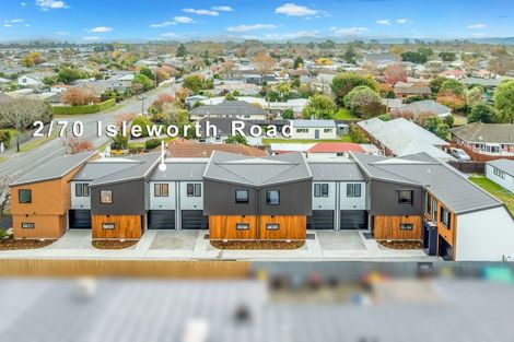 Photo of property in 2/70 Isleworth Road, Bishopdale, Christchurch, 8053