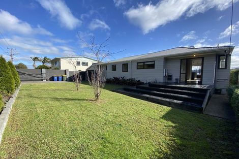 Photo of property in 62 The Terrace, Herald Island, Auckland, 0618