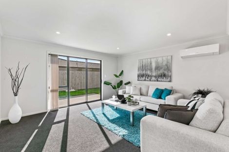 Photo of property in 37 Rainey Crescent, Papamoa Beach, Papamoa, 3118