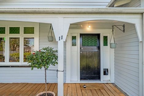 Photo of property in 11 Bear Street, Waverley, 4510