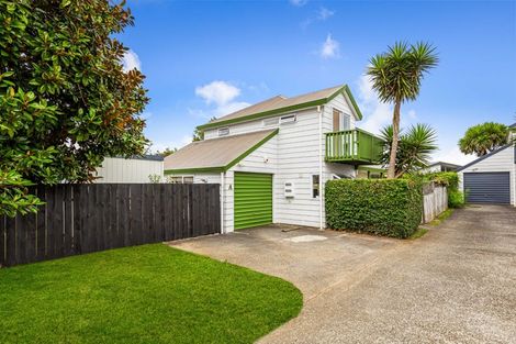Photo of property in 1/41 Colwill Road, Massey, Auckland, 0614