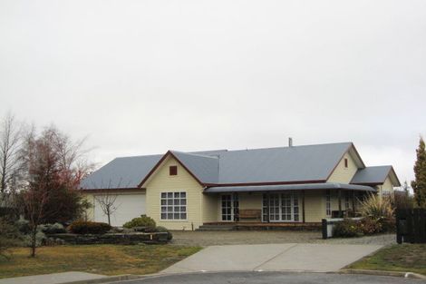 Photo of property in 2 Lantern Way, Clyde, 9330