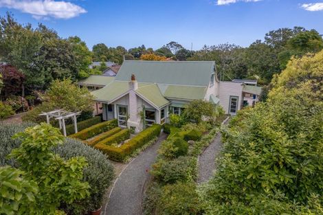 Photo of property in 121 Amohia Street, Paraparaumu, 5032