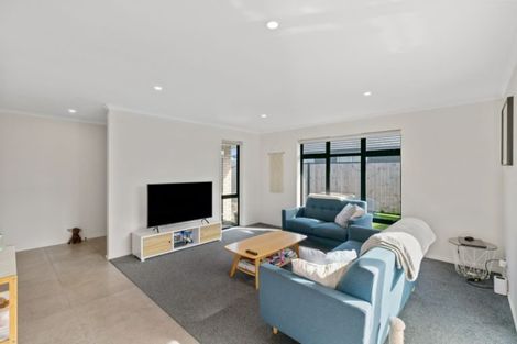 Photo of property in 14 Saint Michael Crescent, One Tree Point, 0118