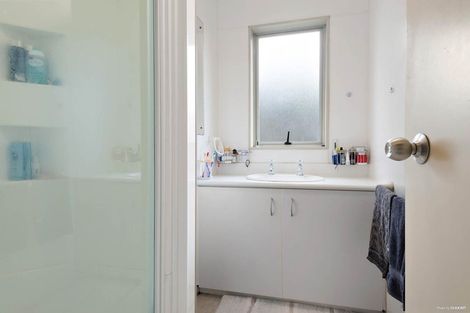 Photo of property in 2/36 Elizabeth Drive, West Harbour, Auckland, 0618