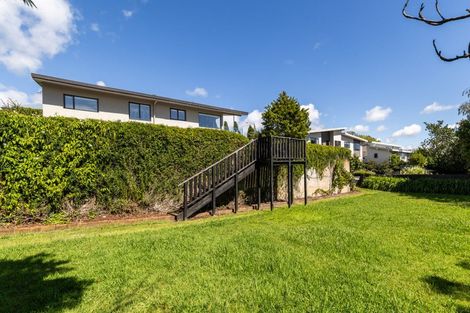 Photo of property in 9 Busby Hill, Havelock North, 4130