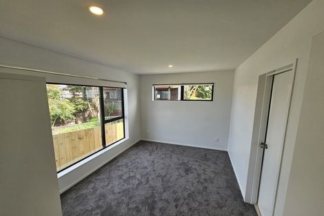 Photo of property in 4f Hepburn Road, Glendene, Auckland, 0602