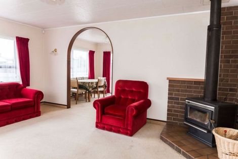 Photo of property in 44 Allardice Street, Dannevirke, 4930