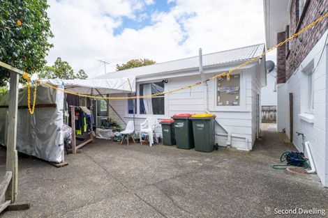 Photo of property in 486 Don Buck Road, Massey, Auckland, 0614