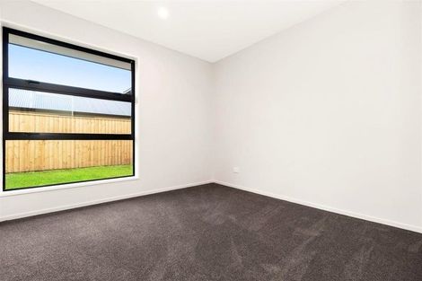 Photo of property in 17 Allied Road, Halswell, Christchurch, 8025