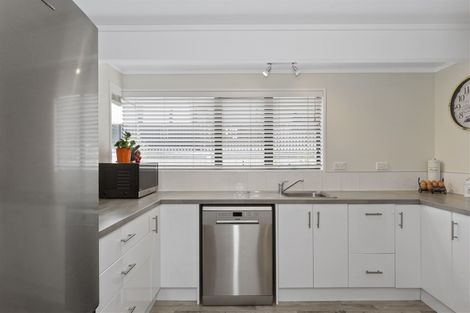 Photo of property in 2/285 Oceanbeach Road, Mount Maunganui, 3116