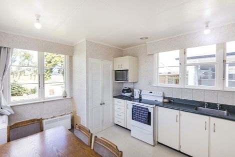 Photo of property in 37 Waterloo Crescent, Hokowhitu, Palmerston North, 4410
