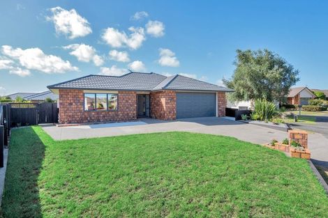 Photo of property in 7 Wroxton Place, Waiuku, 2123