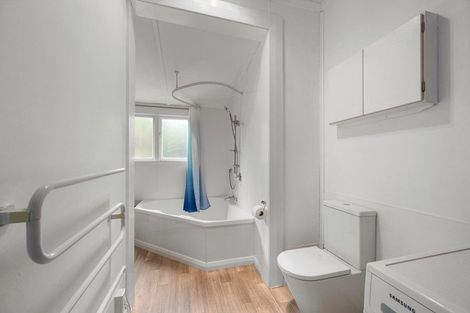 Photo of property in 90 Wellington Street, Picton, 7220