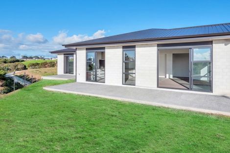 Photo of property in 24 Dame Nganeko Drive, Glenbrook, 2681