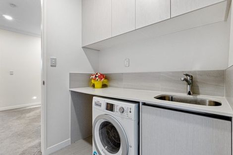 Photo of property in 10 Fred White Drive, Kumeu, 0810