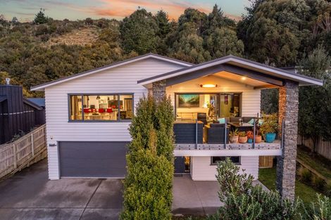 Photo of property in 15 Pacific View, Whitby, Porirua, 5024