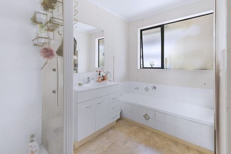 Photo of property in 13 Dorchester Place, Nawton, Hamilton, 3200