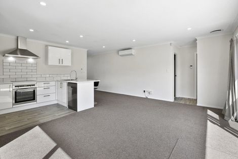 Photo of property in 2/17 Walter Street, Fairfield, Hamilton, 3214