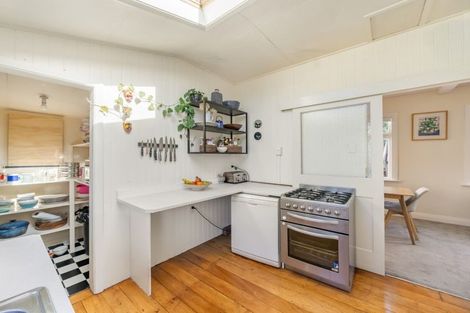 Photo of property in 17 Pirie Crescent, Moera, Lower Hutt, 5010