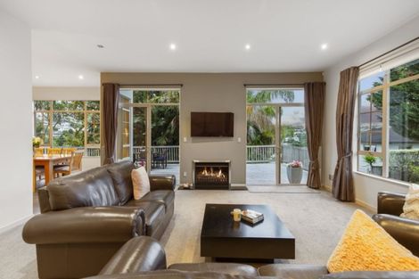 Photo of property in 68 Saddleback Rise, Murrays Bay, Auckland, 0630