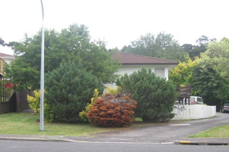 Photo of property in 1/9 Embassy Place, Glenfield, Auckland, 0629