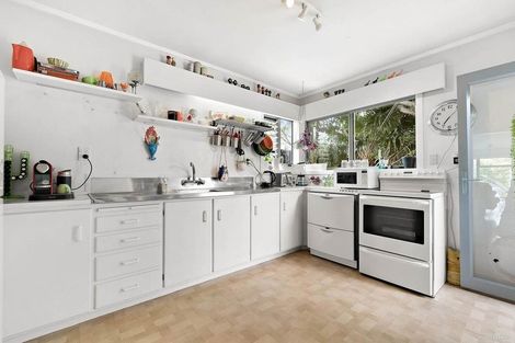 Photo of property in 11 Tyrian Close, Half Moon Bay, Auckland, 2012