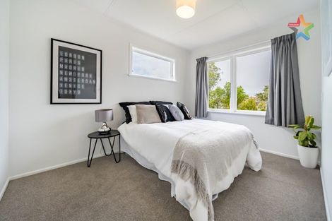Photo of property in 64 Oakleigh Street, Maungaraki, Lower Hutt, 5010