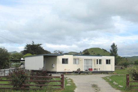 Photo of property in 15 Parkinson Street, Tolaga Bay, 4077