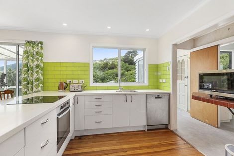 Photo of property in 8 Carleton Terrace, Tawa, Wellington, 5028