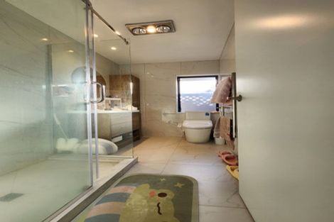 Photo of property in 49 Golfland Drive, Golflands, Auckland, 2013