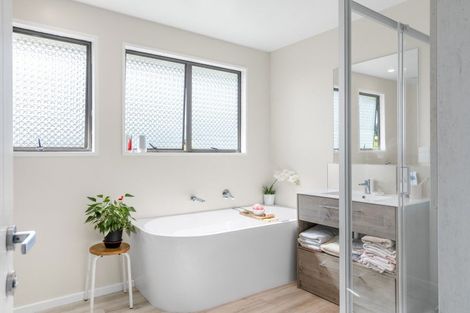 Photo of property in 92 Henley Street, Westport, 7825