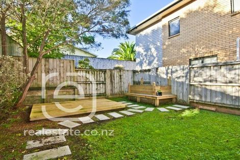 Photo of property in 13 Barnea Circle, Glen Eden, Auckland, 0602
