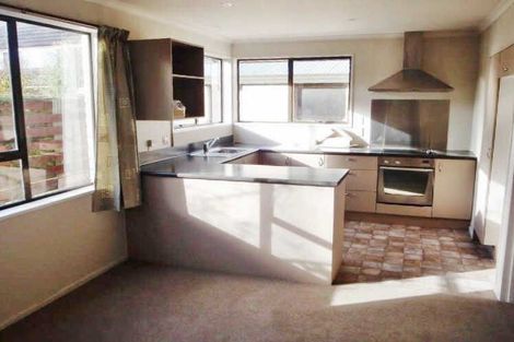 Photo of property in 2/28a Strowan Road, Strowan, Christchurch, 8052