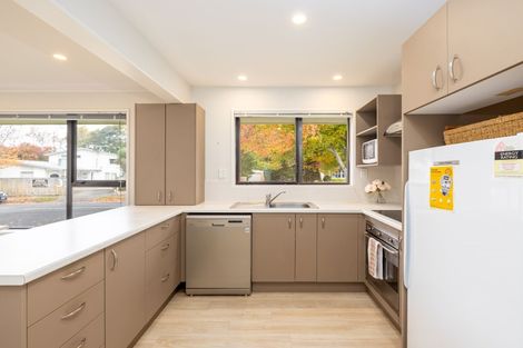 Photo of property in 68 Solway Avenue, Ilam, Christchurch, 8041