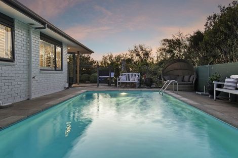 Photo of property in 12 Veronica Close, Red Beach, 0932