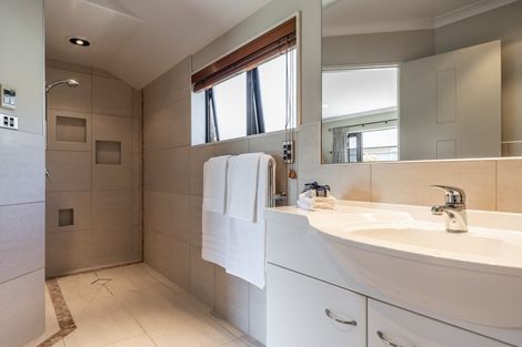 Photo of property in 8 Cooper Crescent, Cambridge, 3434