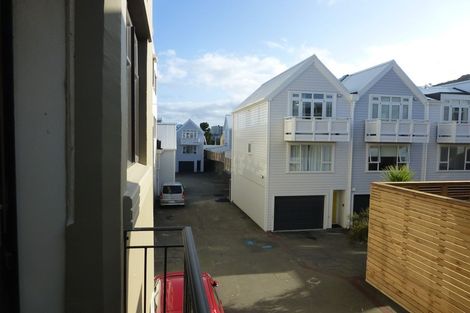 Photo of property in Pirie Street Townhouses, 28/35 Pirie Street, Mount Victoria, Wellington, 6011