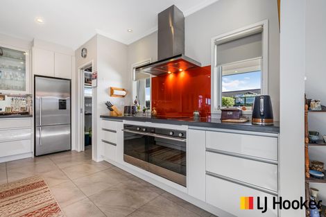 Photo of property in 24 William Andrew Road, Pukekohe, 2120