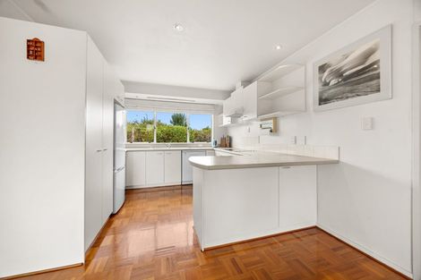Photo of property in 16 Harbour Lights Close, West Harbour, Auckland, 0618