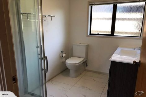 Photo of property in 24a East Coast Road, Milford, Auckland, 0620