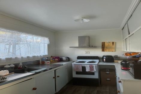 Photo of property in 4 Waimana Road, Conifer Grove, Takanini, 2112